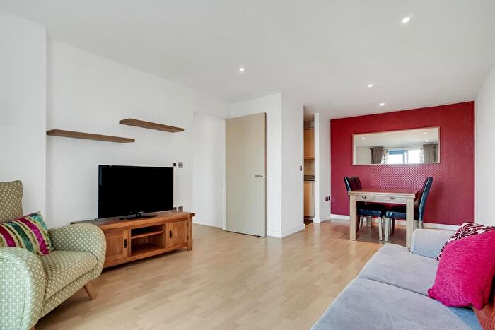 2 Bedroom Flat To Rent In Western Gateway, West Beckton, E16