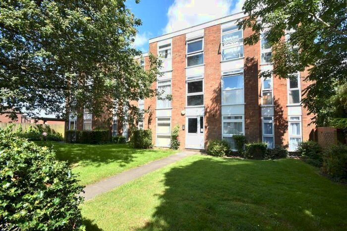 2 Bedroom Flat To Rent In Elderberry Close, Luton, LU2