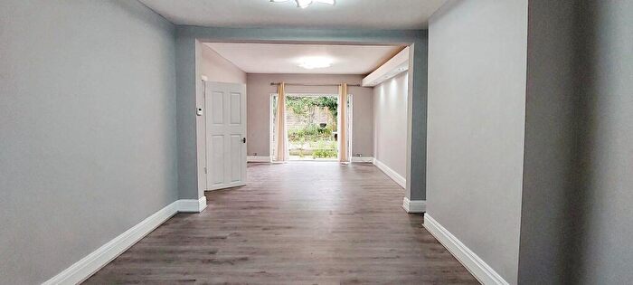 3 Bedroom Semi-Detached House To Rent In Victoria Avenue East, M9