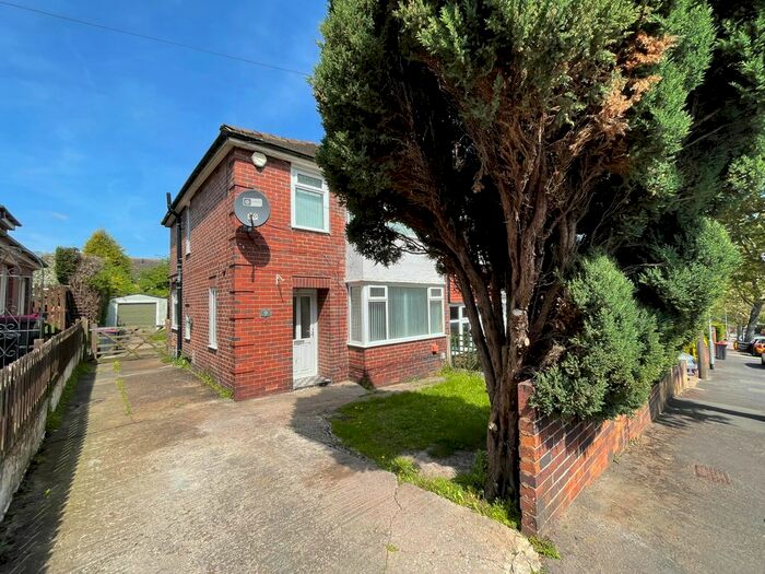 3 Bedroom Semi-Detached House To Rent In Rencliff Avenue, Broom, Rotherham, S60