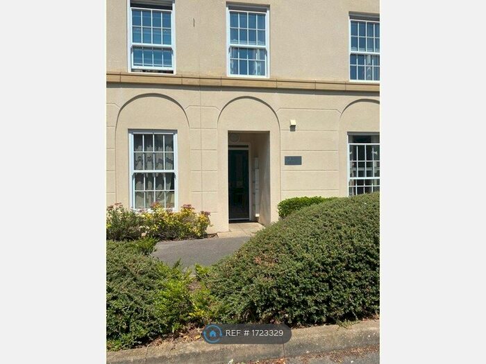 2 Bedroom Flat To Rent In Harescombe Drive, Gloucester, GL1