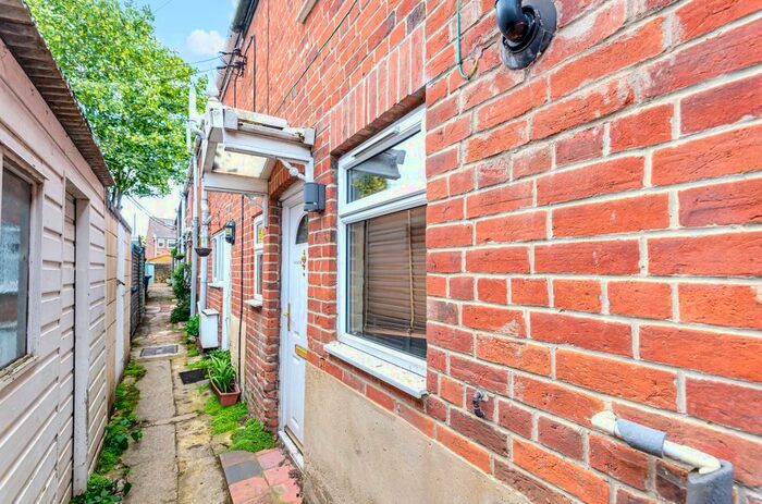 2 Bedroom Terraced House To Rent In Faringdon, Oxfordshire, SN7