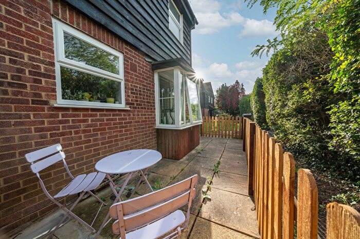 1 Bedroom End Terrace House For Sale In Moreton Avenue, Isleworth, TW7