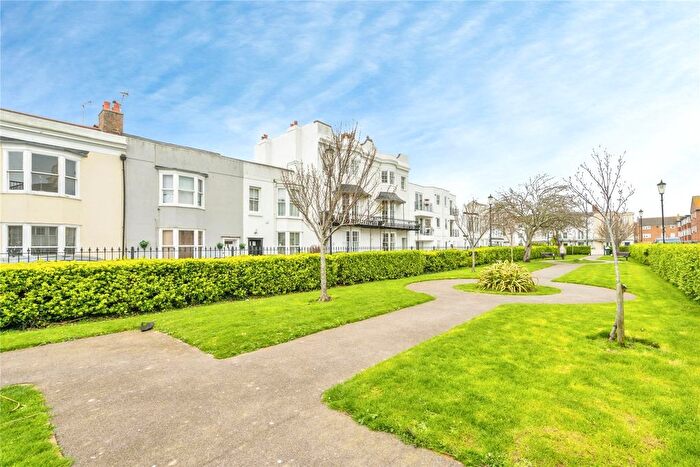 2 Bedroom Flat For Sale In The Steyne, Bognor Regis, West Sussex, PO21