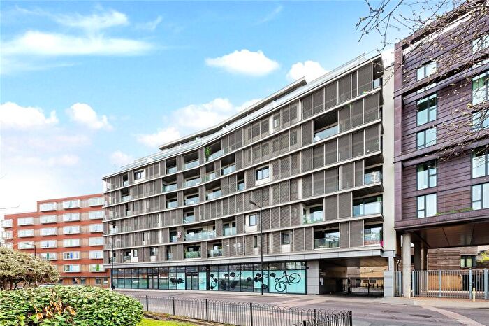 2 Bedroom Apartment To Rent In The Spectrum Building, N1
