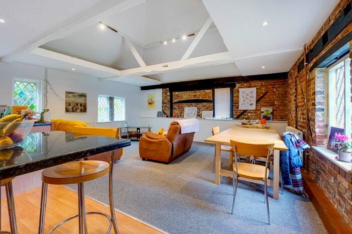 2 Bedroom Property To Rent In Palace Street, Canterbury, CT1