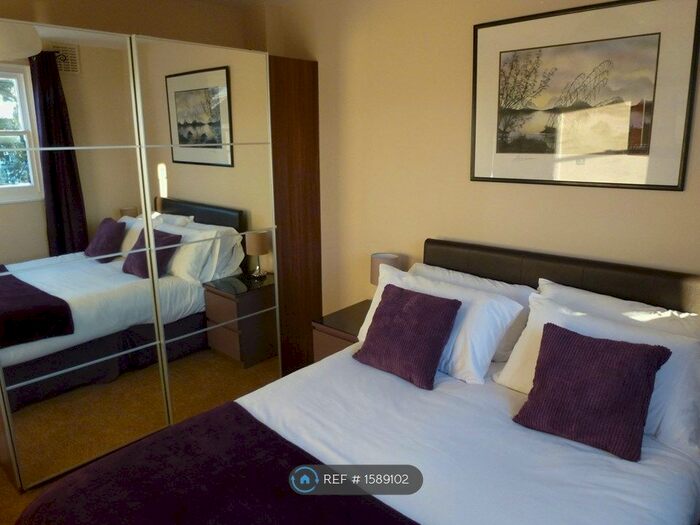 1 Bedroom Flat To Rent In Hammersmith Grove, London, W6