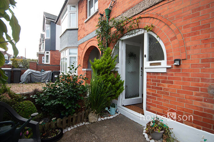 3 Bedroom Flat For Sale In Wimborne Road, Bournemouth, BH9