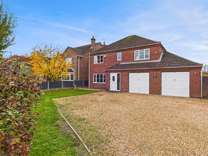 4 Bedroom Detached House For Sale In Hawthorne House, Chapel Lane, Tattershall Thorpe, LN4