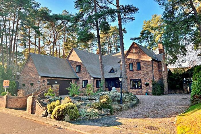 5 Bedroom Detached House For Sale In Davids Lane, Ringwood, BH24