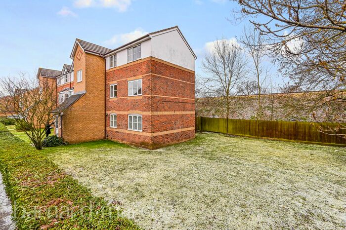 1 Bedroom Flat To Rent In Donald Woods Gardens, Tolworth, Surbiton, KT5