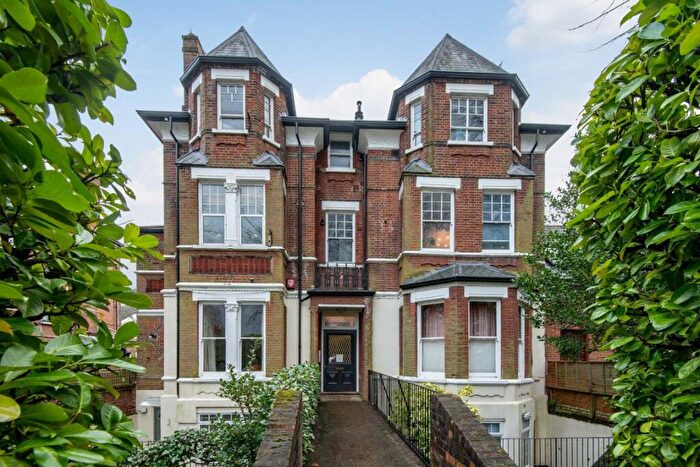 1 Bedroom Flat For Sale In Shepherds Hill, Highgate, N6