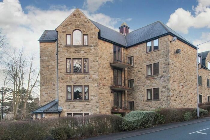 2 Bedroom Flat To Rent In Tarn Court, Ilkley, West Yorkshire LS29