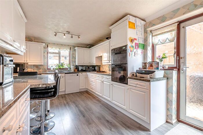 3 Bedroom Semi-Detached House For Sale In Cobfields, Chart Sutton, Maidstone, ME17