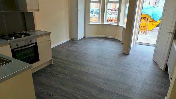 1 Bedroom Flat To Rent In Winchester Road, Chingford, E4