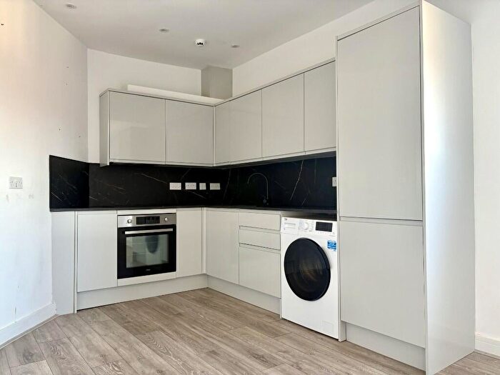 2 Bedroom Flat To Rent In Albert Drive, Bootle, Merseyside, L9