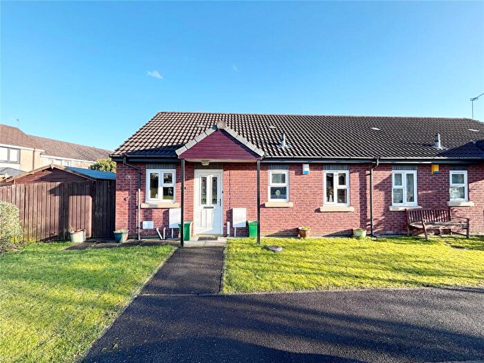 2 Bedroom Semi-Detached Bungalow For Sale In Moss Farm Close, Alkrington, Middleton, Manchester, M24