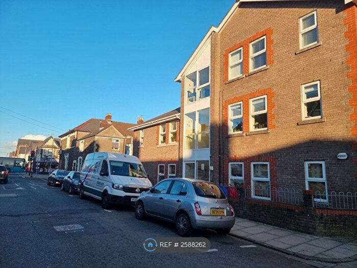 2 Bedroom Flat To Rent In Dalton Street, Cardiff, CF24