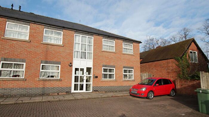 2 Bedroom Flat To Rent In Appleshaw Court, Reading, RG31