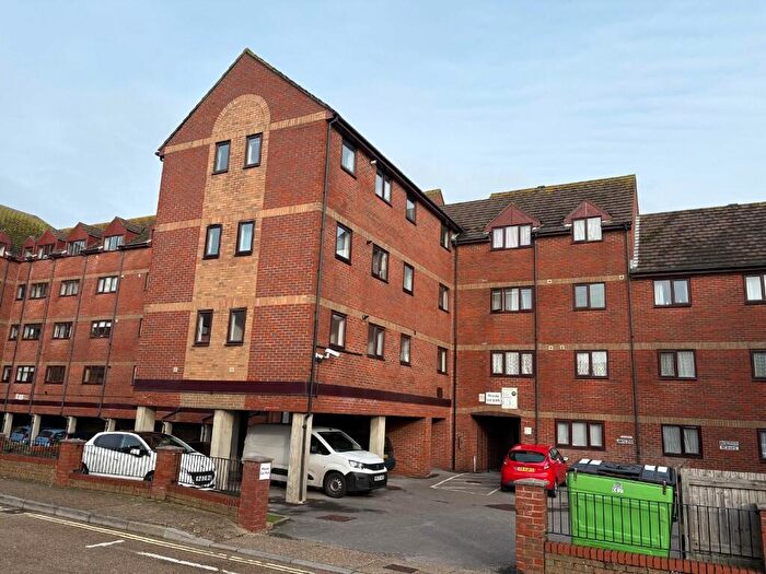 2 Bedroom Flat To Rent In Wises Court, Mumby Road, Gosport, Hampshire, PO12