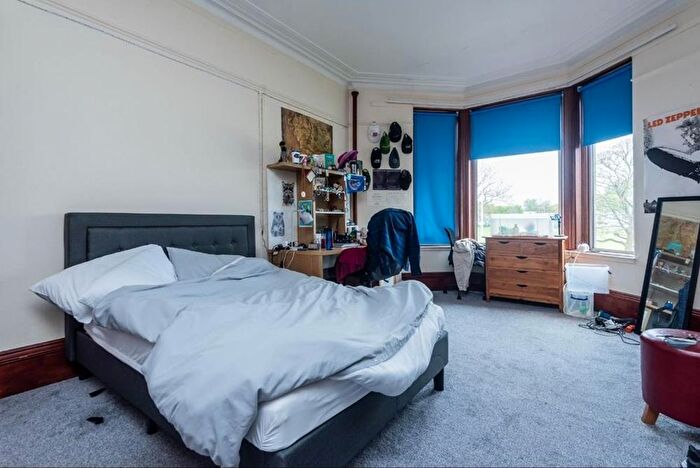 6 Bedroom End Of Terrace House To Rent In King Street, Aberdeen, AB24