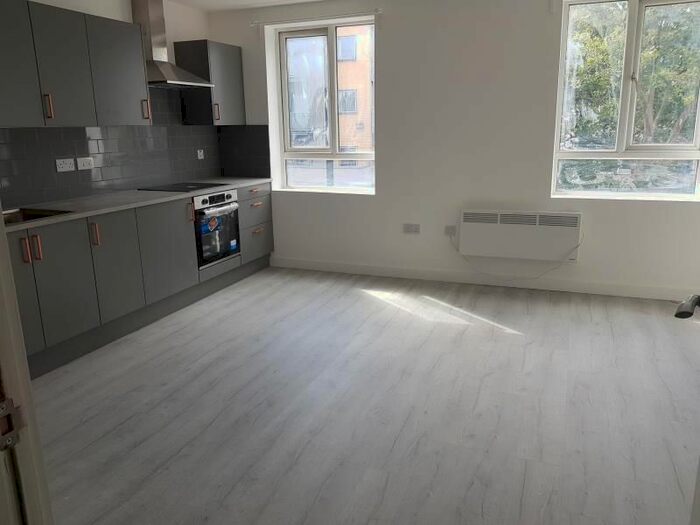 1 Bedroom Flat To Rent In London Road, Thornton Heath, CR7