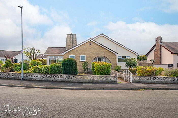 3 Bedroom Detached Bungalow For Sale In Highlands Close, Rhuddlan, LL18