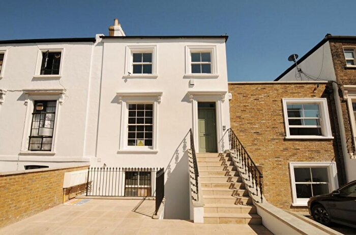 2 Bedroom Flat To Rent In Southgate Road, Islington, N1