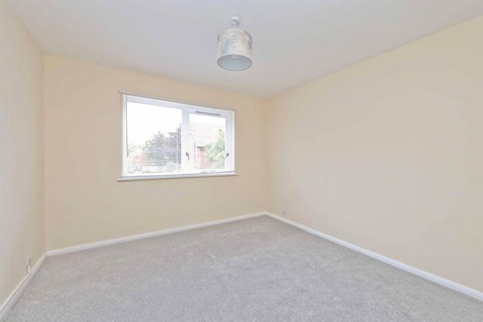 1 Bedroom Flat For Sale In Ryeland Close, Yiewsley, West Drayton, UB7