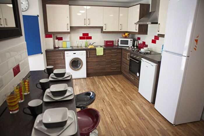 5 Bedroom Apartment To Rent In Kilmorie Mews, Exeter, EX4