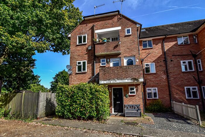 2 Bedroom Maisonette For Sale In Thornbridge Road, Iver, SL0