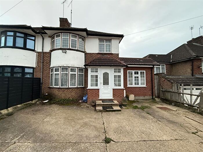 4 Bedroom Semi Detached House To Rent In Wykeham Hill, Wembley, HA9