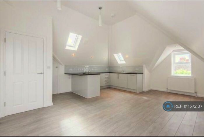 1 Bedroom Flat To Rent In Mayville Avenue, Bristol, BS34