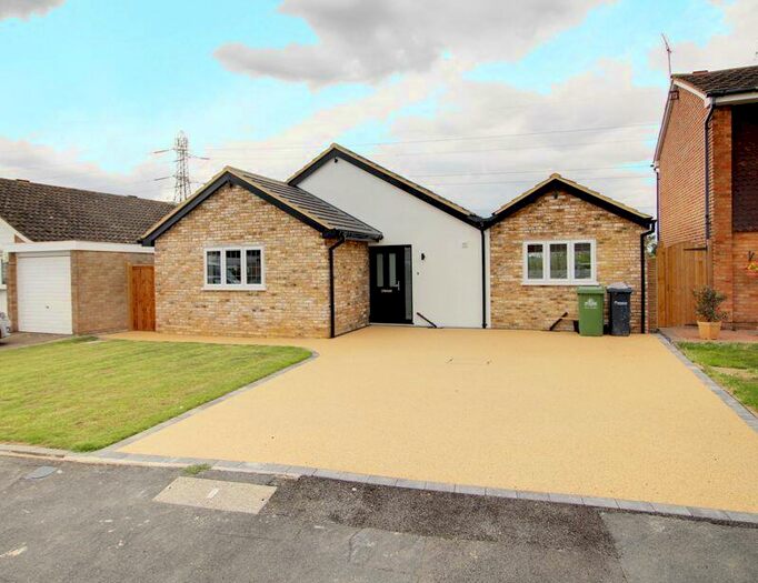 3 Bedroom Detached Bungalow To Rent In Chiltern Close, Goffs Oak, EN7