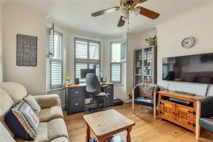 1 Bedroom Flat To Rent In Norman Avenue, London, N22