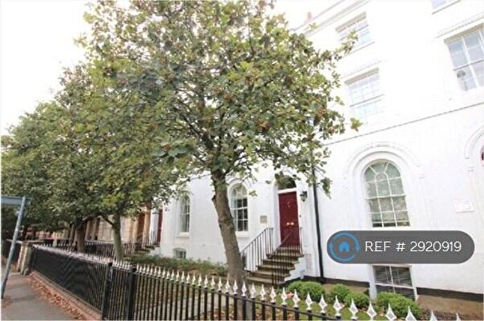 2 Bedroom Flat To Rent In London Road, Reading, RG1