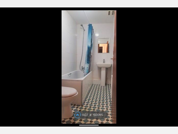 1 Bedroom Flat To Rent In Rokesly Avenue, London, N8