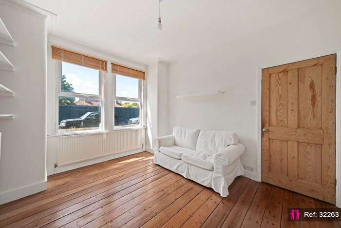 1 Bedroom Flat To Rent In Abbey Road, London, SW19