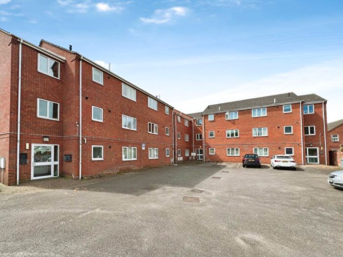 2 Bedroom Flat For Sale In University Court, Grantham, NG31