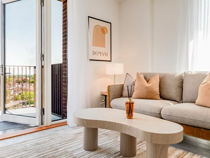 1 Bedroom Flat For Sale In Lampton Road, Hounslow, TW3