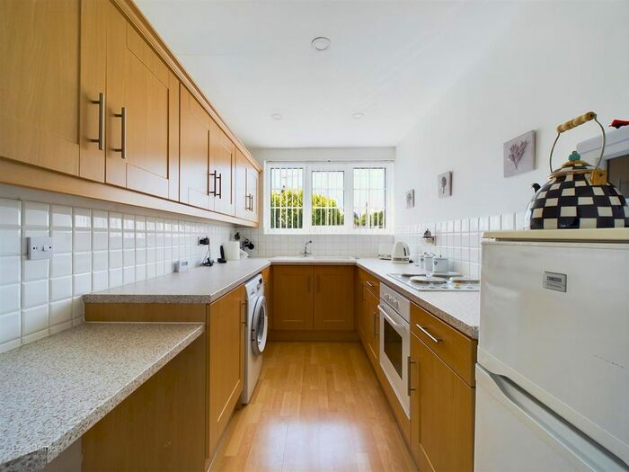 2 Bedroom Detached Bungalow For Sale In Stanmore Gardens, Arnold, Nottingham, NG5