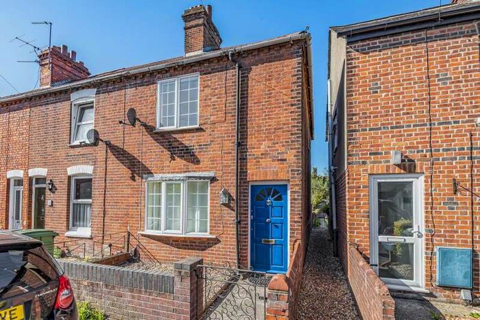 2 Bedroom End Of Terrace House To Rent In Newbury, Berkshire, RG14