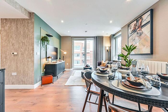 1 Bedroom Flat For Sale In Lombard Square, Plumstead, SE28