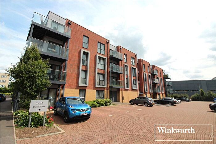 2 Bedroom Flat To Rent In Holmesley Road, Borehamwood, Hertfordshire, WD6