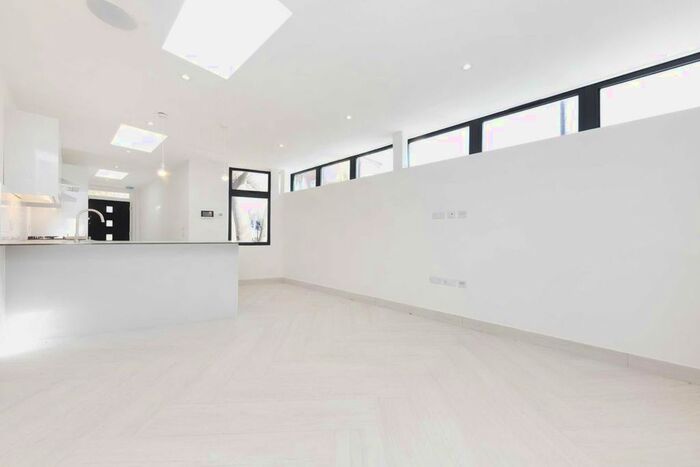 1 Bedroom Flat To Rent In St. Pancras Way, London, NW1