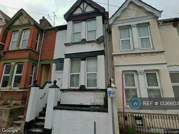 3 Bedroom Terraced House To Rent In Milner Road, Gillingham, ME7