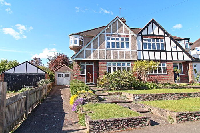 3 Bedroom Semi Detached House For Sale In New Farm Avenue, Bromley, BR2