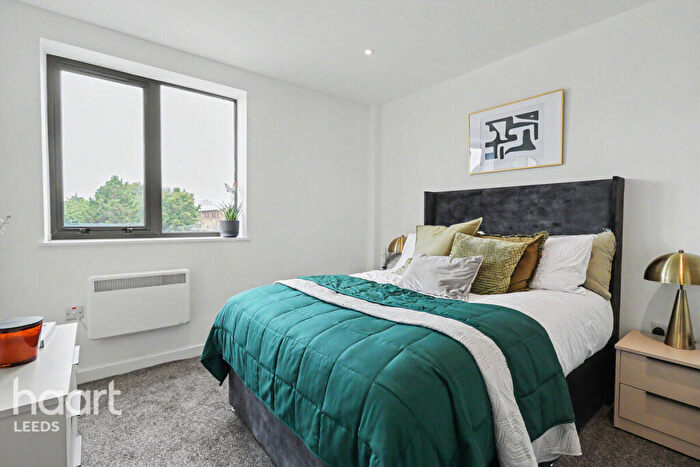 1 Bedroom Apartment For Sale In The Oval, Leeds, LS10