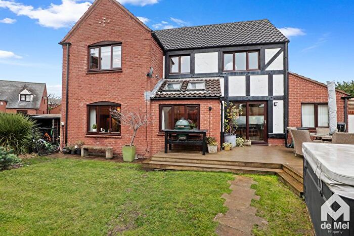 4 Bedroom Detached House For Sale In Huxley Way, Bishops Cleeve, Cheltenham, Gloucestershire, GL52
