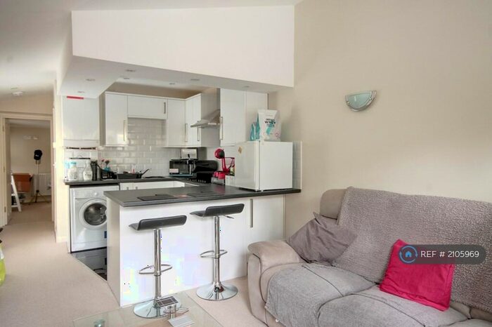 1 Bedroom Flat To Rent In Whitmore Street, Maidstone, ME16